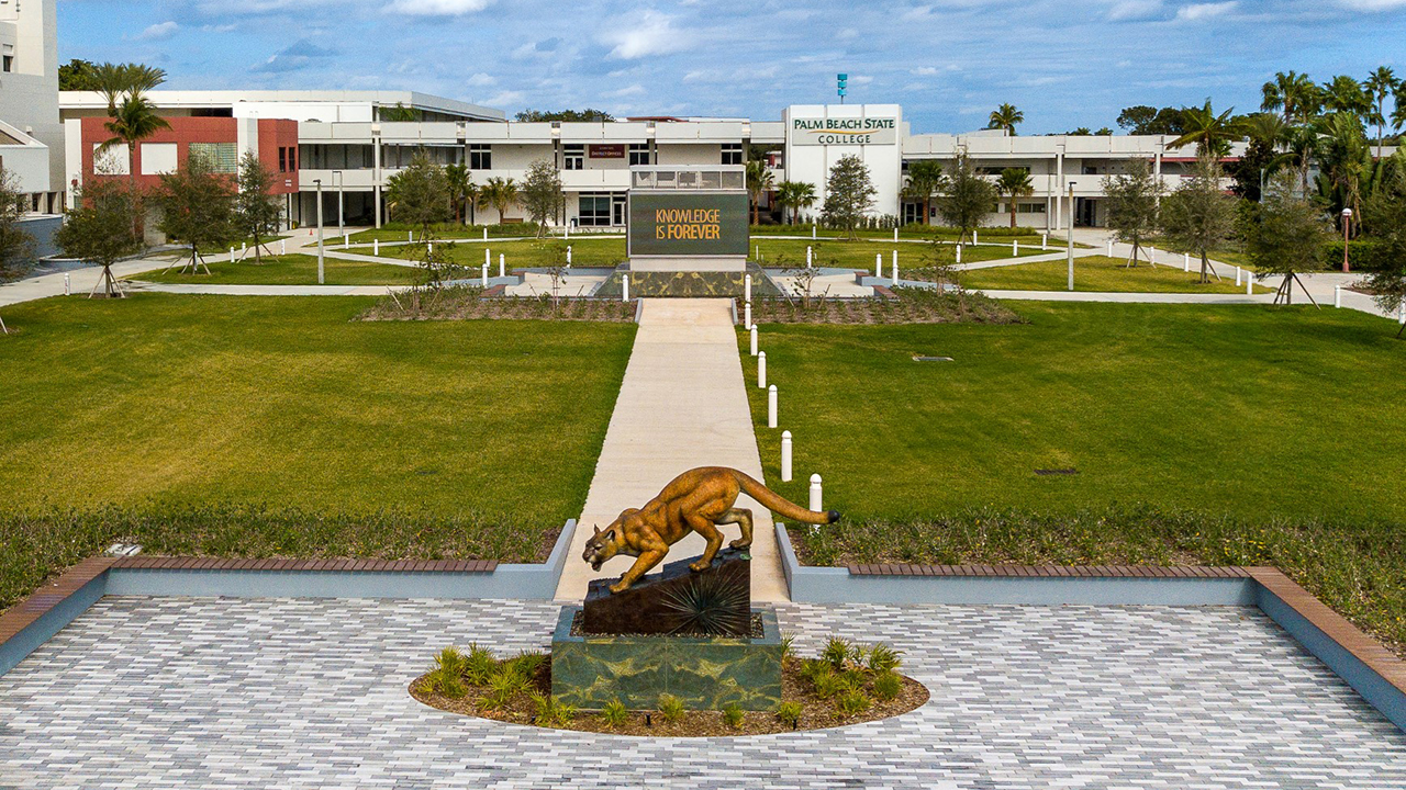 Photo of Panther Plaze on the Lake Worth campus